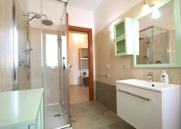 Manuela House Rom