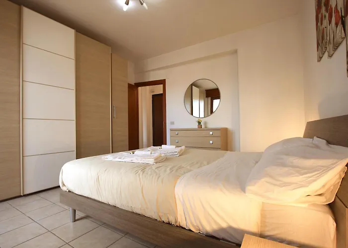 Manuela House Rom